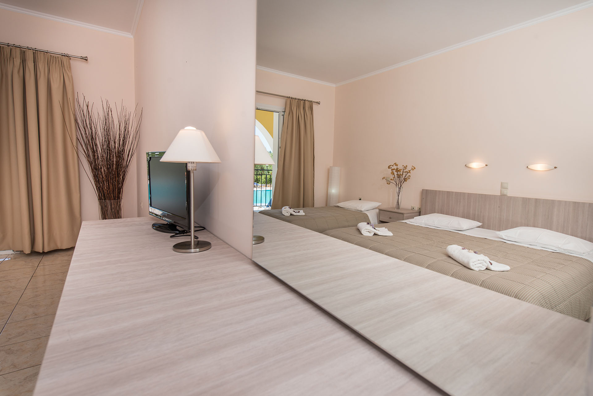Varres Hotel - Double Twin Room Pool View Gallery